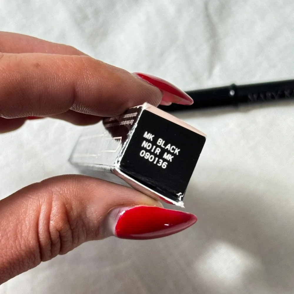 Mary Kay Eyeliner Women's 0.01 oz MK Black Noir MK Classic Minimalist